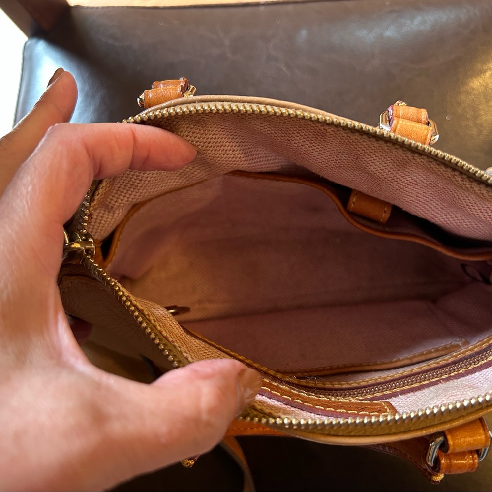 Dooney & Bourke Pebble Grain Small Zip Satchel Tan Leather w/ Strap - Picture 8 of 14